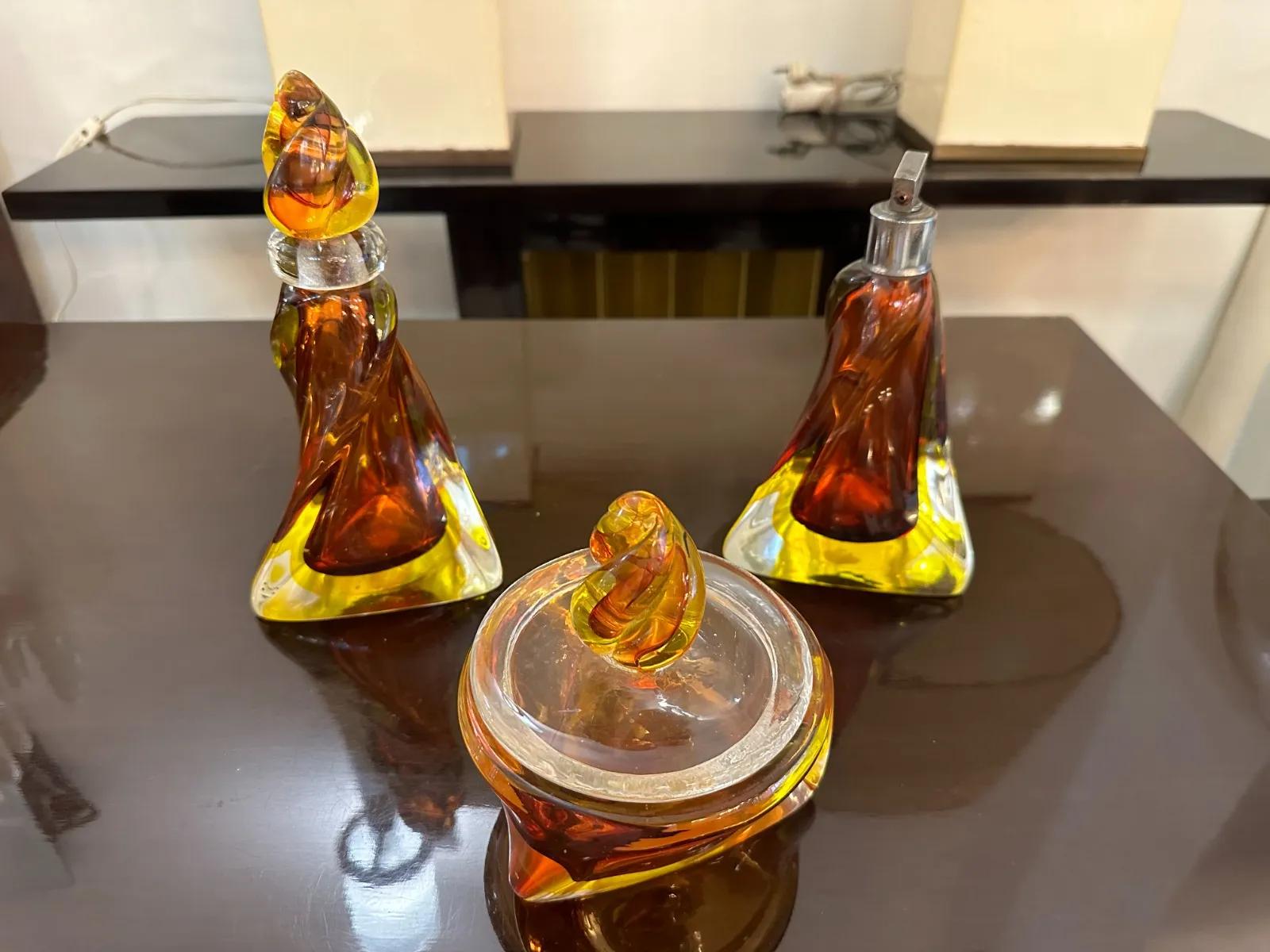 美丽的穆拉诺玻璃，琥珀色和黄色，装饰性