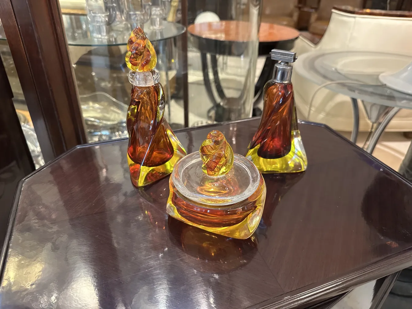 Ensemble d'antiquités en cristal de Murano aux couleurs jaunes et ambre