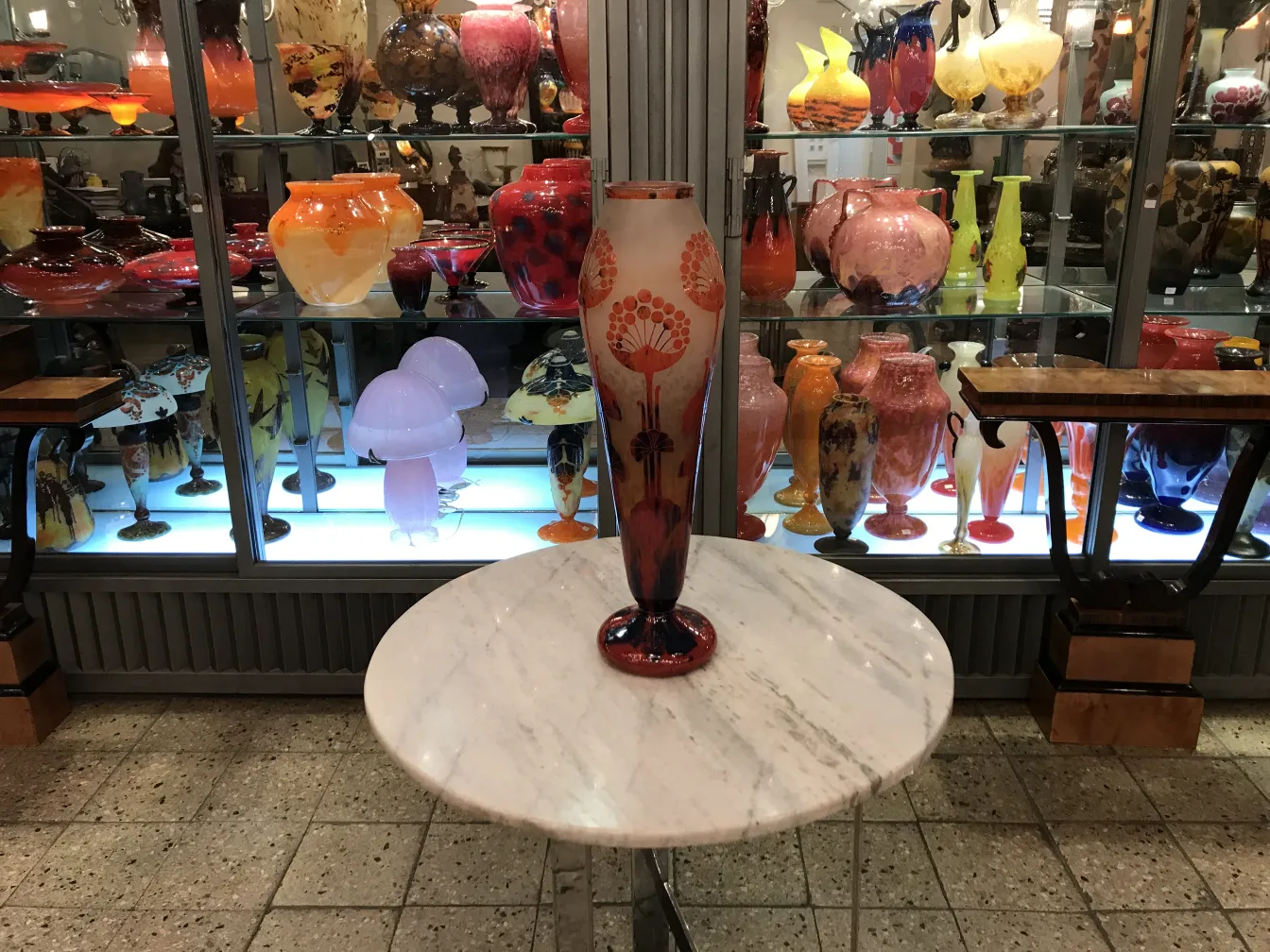 古董签名玻璃花瓶le verre带花卉图案