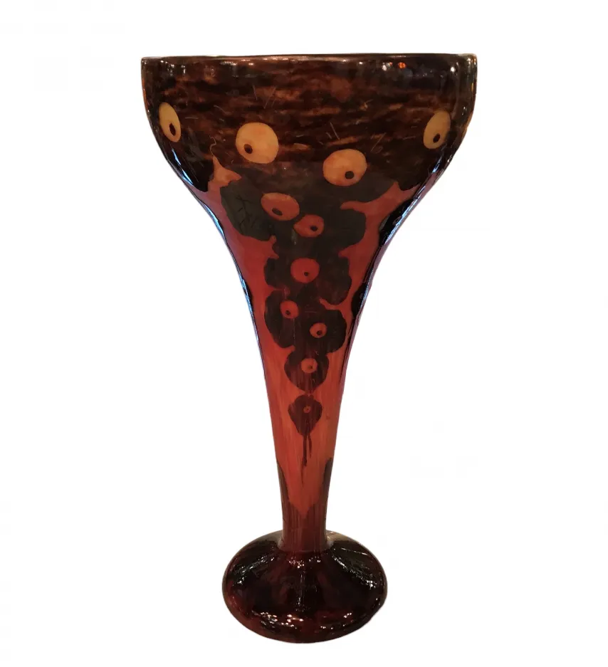 Antikes signiertes Glas Le Verre mit bunten Verzierungen