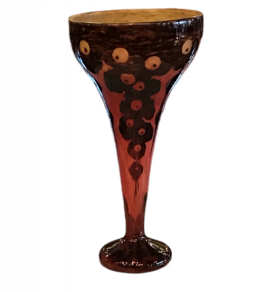 Signiertes Glas Le Verre mit buntem Design und eleganter Form, Antike