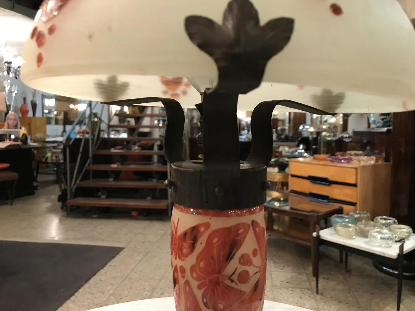 古董灯具附有装饰性签名玻璃Le Verre