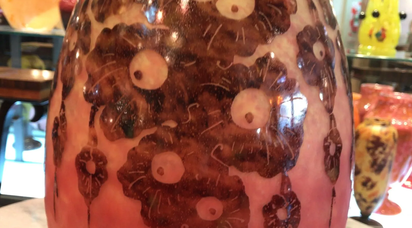 Антикварное стекло с цветочными узорами от Le Verre