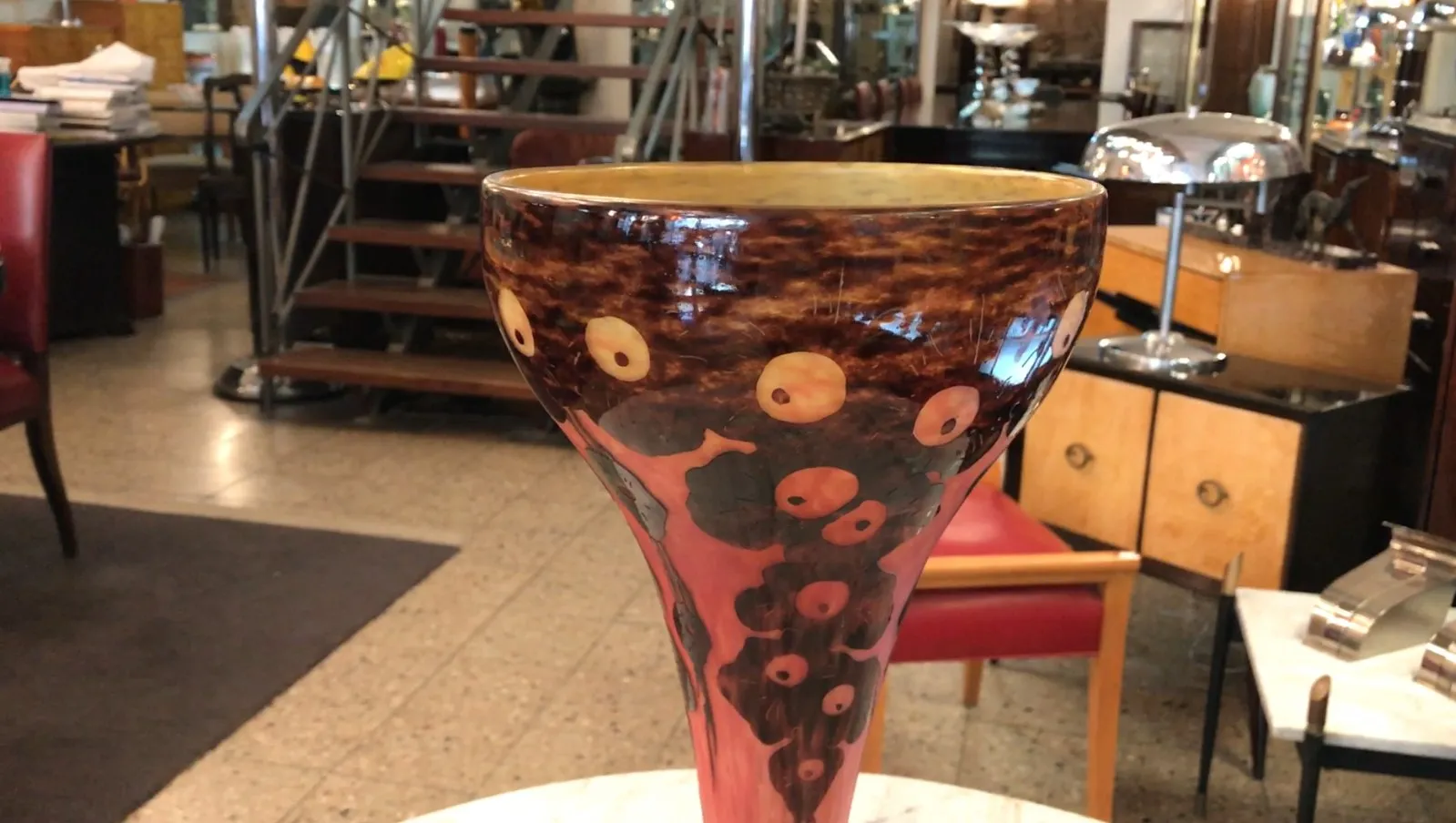 Античное подписанное стекло Le Verre с уникальным дизайном