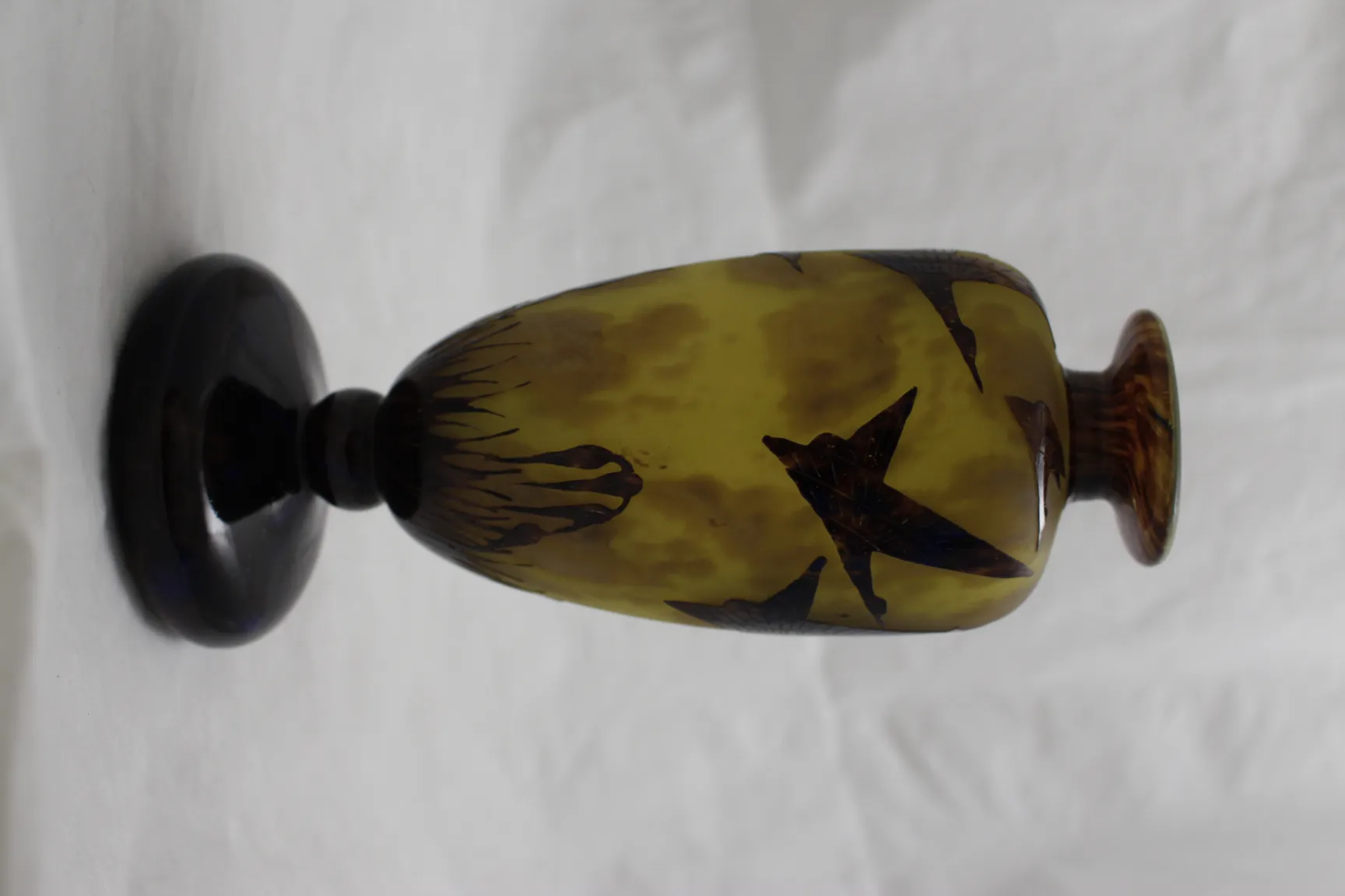 زجاج موقّع قديم Le Verre بتصميم طيور