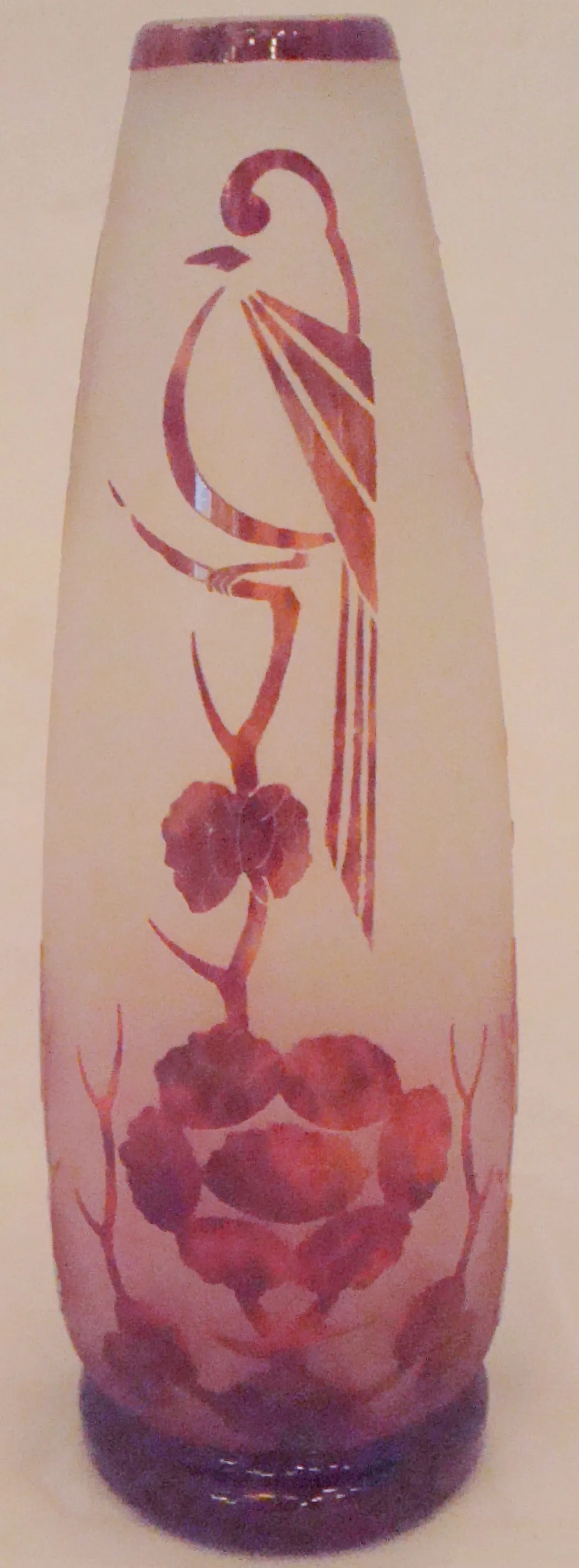 verre ancien signé Le Verre avec design décoratif