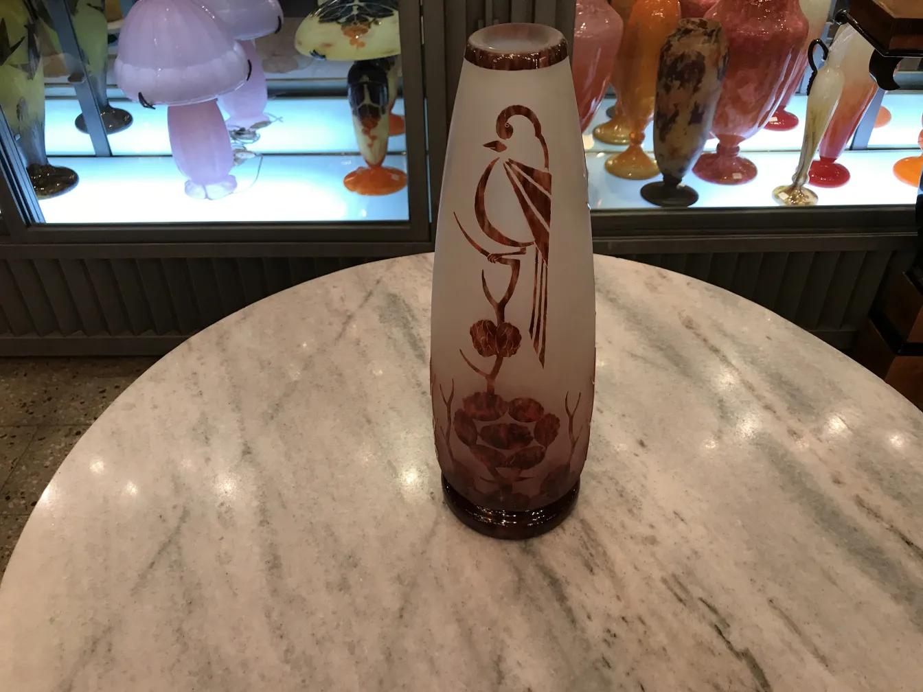 antiguidades vidro assinado com decoração de pássaro e flores