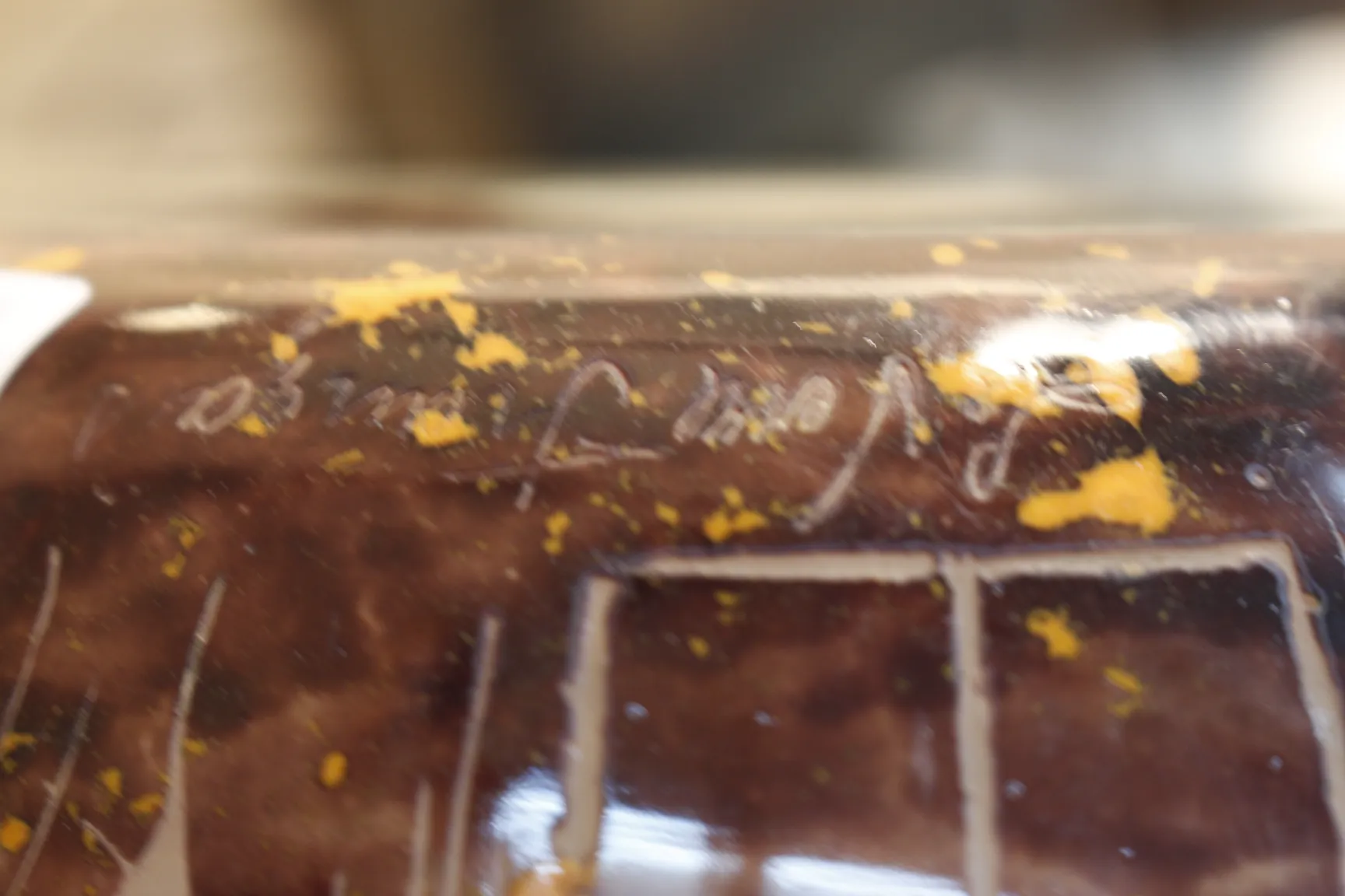 Antikes signiertes Glas Le Verre mit sichtbaren Details