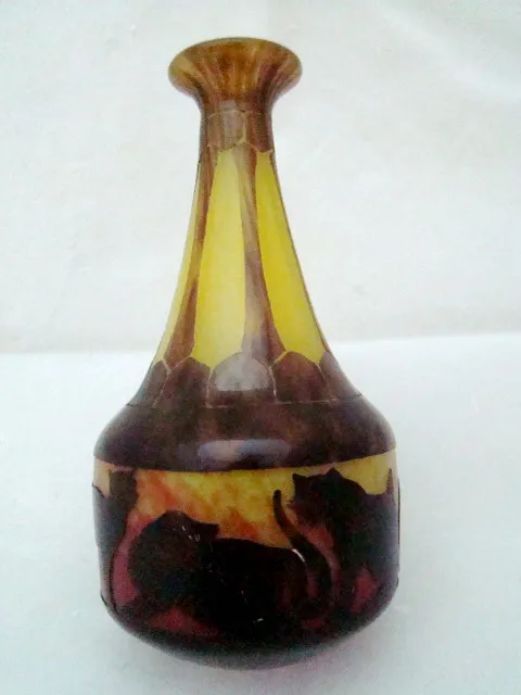 Antique glass with signed design featuring cats.
