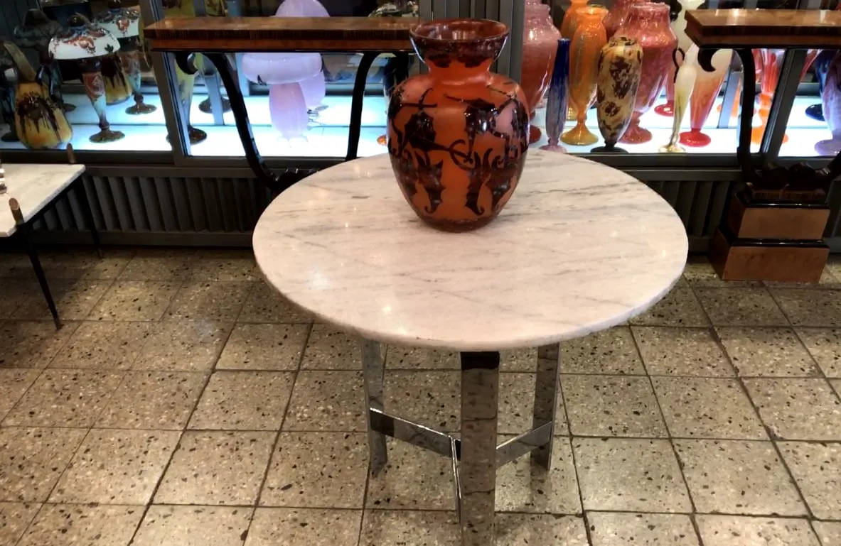 Антикварное подписанное стекло Le Verre с классической красотой