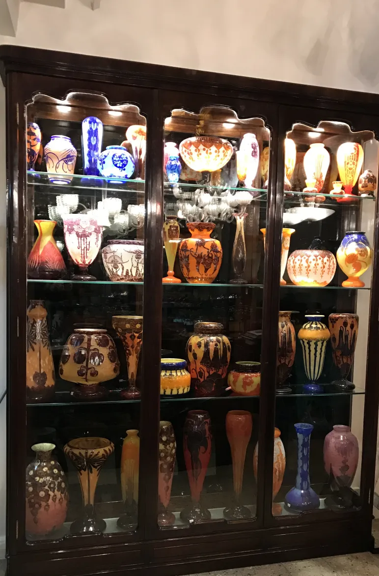 簽名玻璃 Le Verre，法國古董的色彩展示
