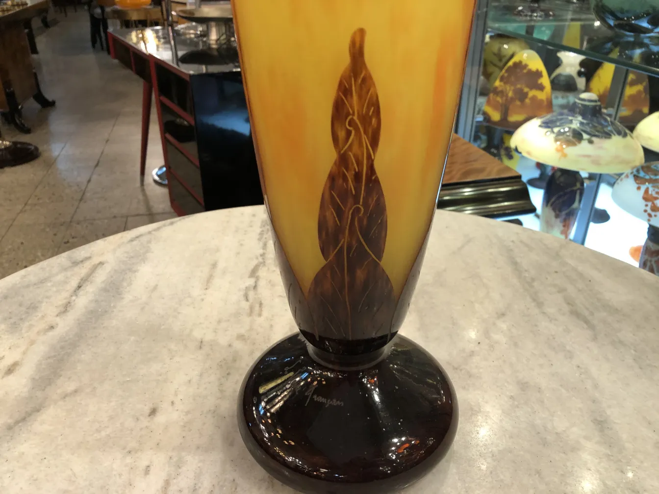 vetro firmato le verre con design decorativo in tonalità calde