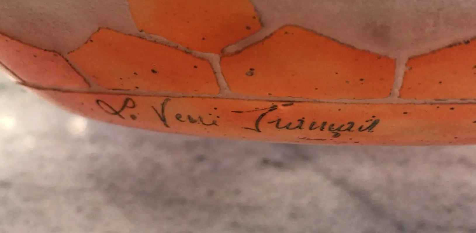 Vidrio antiguo firmado Le Verre, detalle de la firma