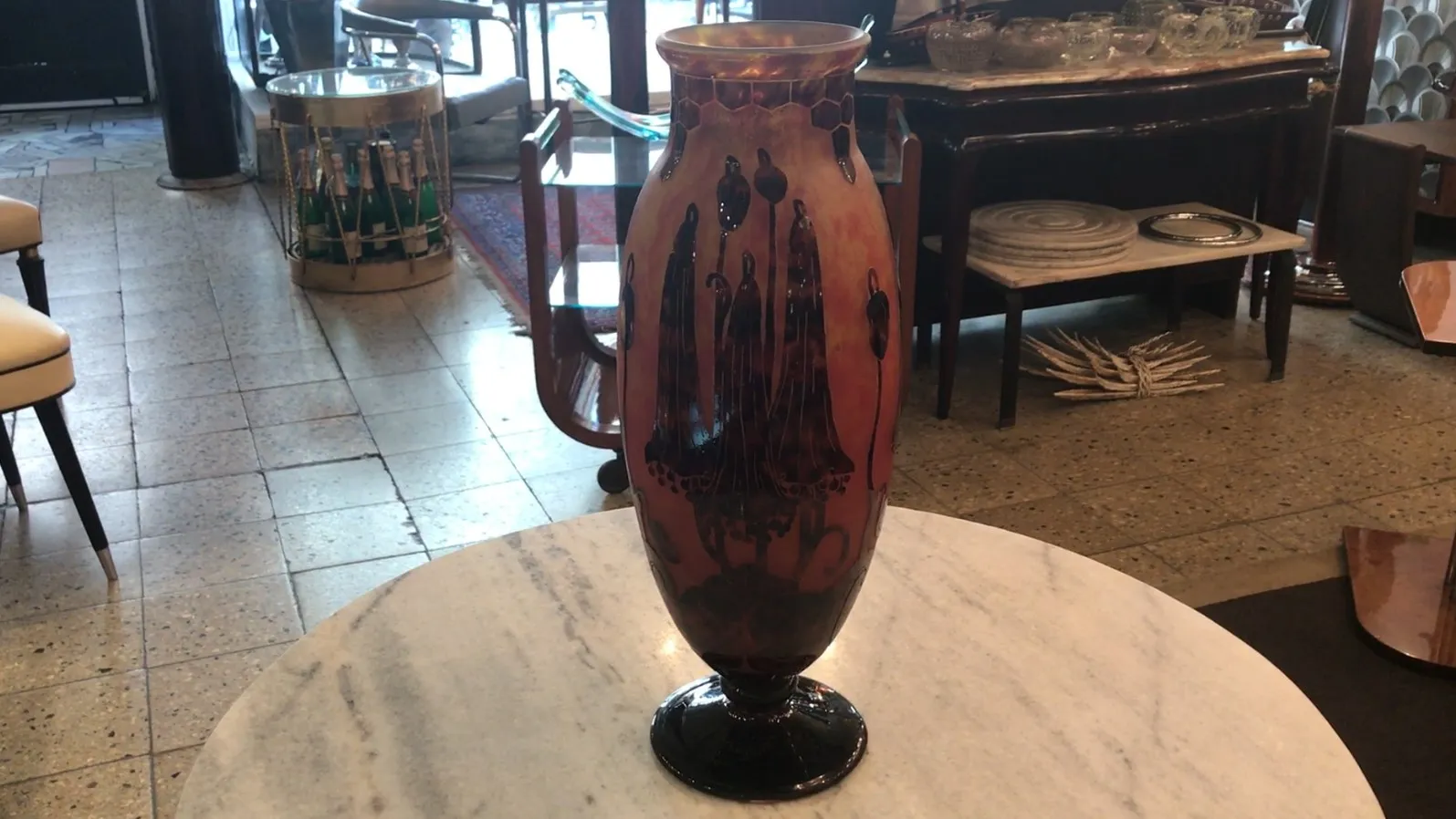 زجاج موقّع جميل Le Verre في بيئة أنيقة