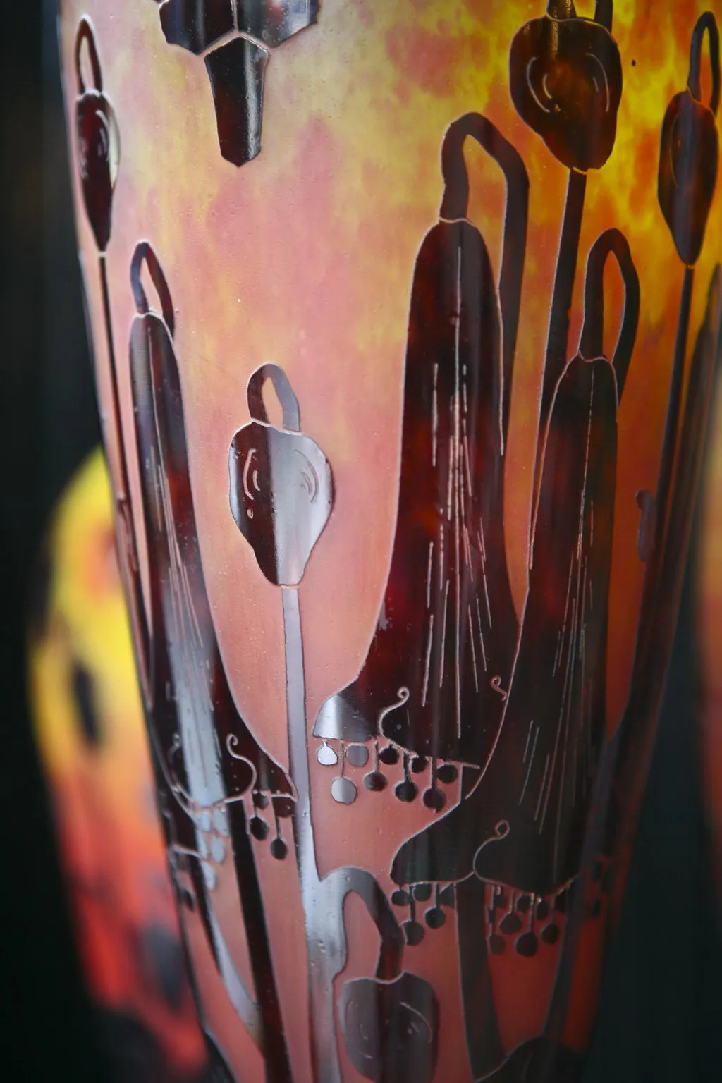 gGlass par hastaksharit Le Verre, design sundar aur aakar.