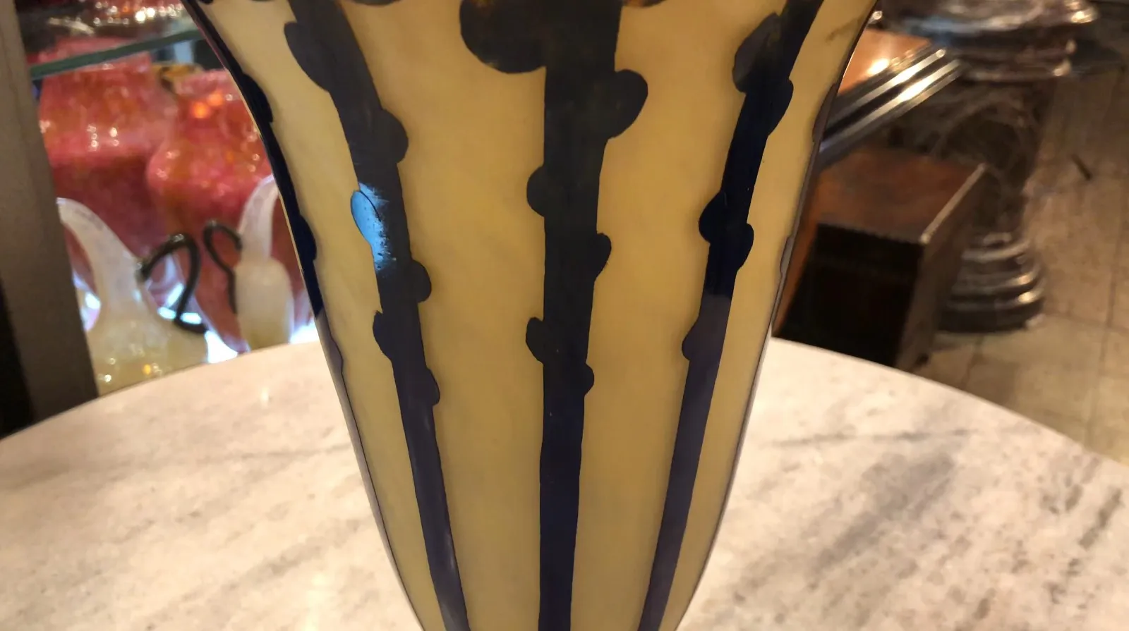 Vaso antico in vetro firmato Le Verre con strisce blu scuro