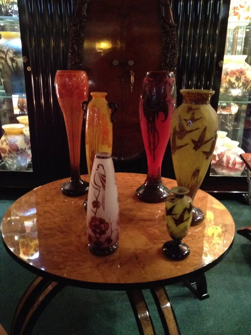 beaux vases antiques en verre signé Le Verre dans diverses couleurs