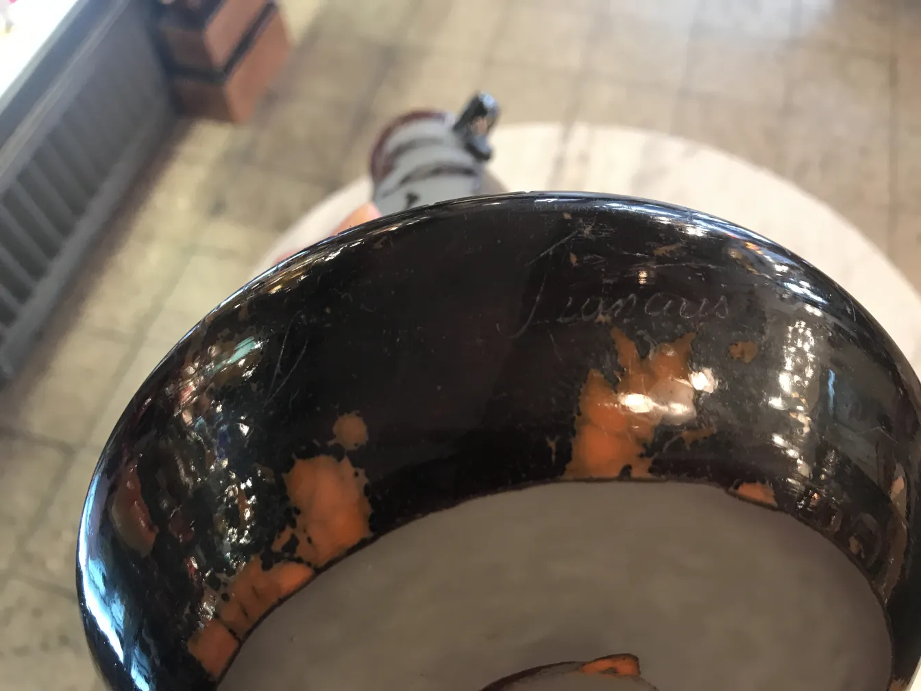 サイン入り古代グラスの詳細（Le Verre）に刻字