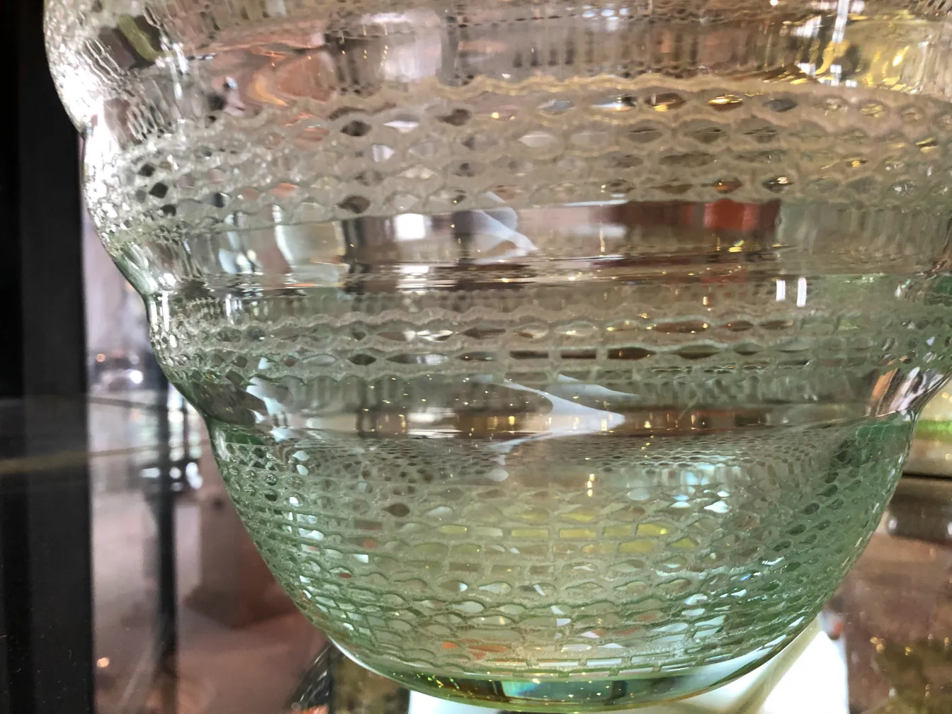 Verre ancien avec motif décoratif de Daum Nancy