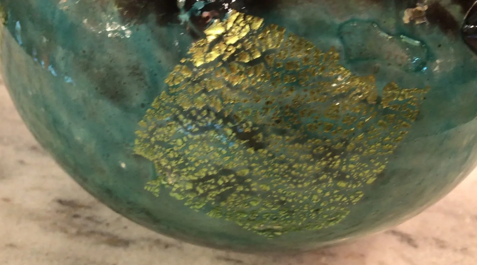 antique glass with green and gold signed, Daum Nancy.