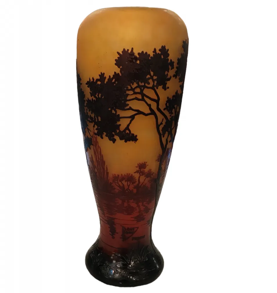 Vaso firmato antico Daum Nancy con paesaggio inciso