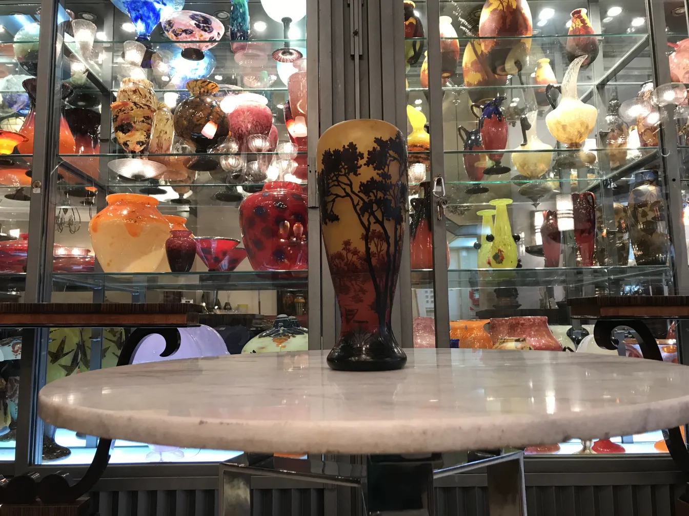 Signed glass vase Daum Nancy, colorful display background