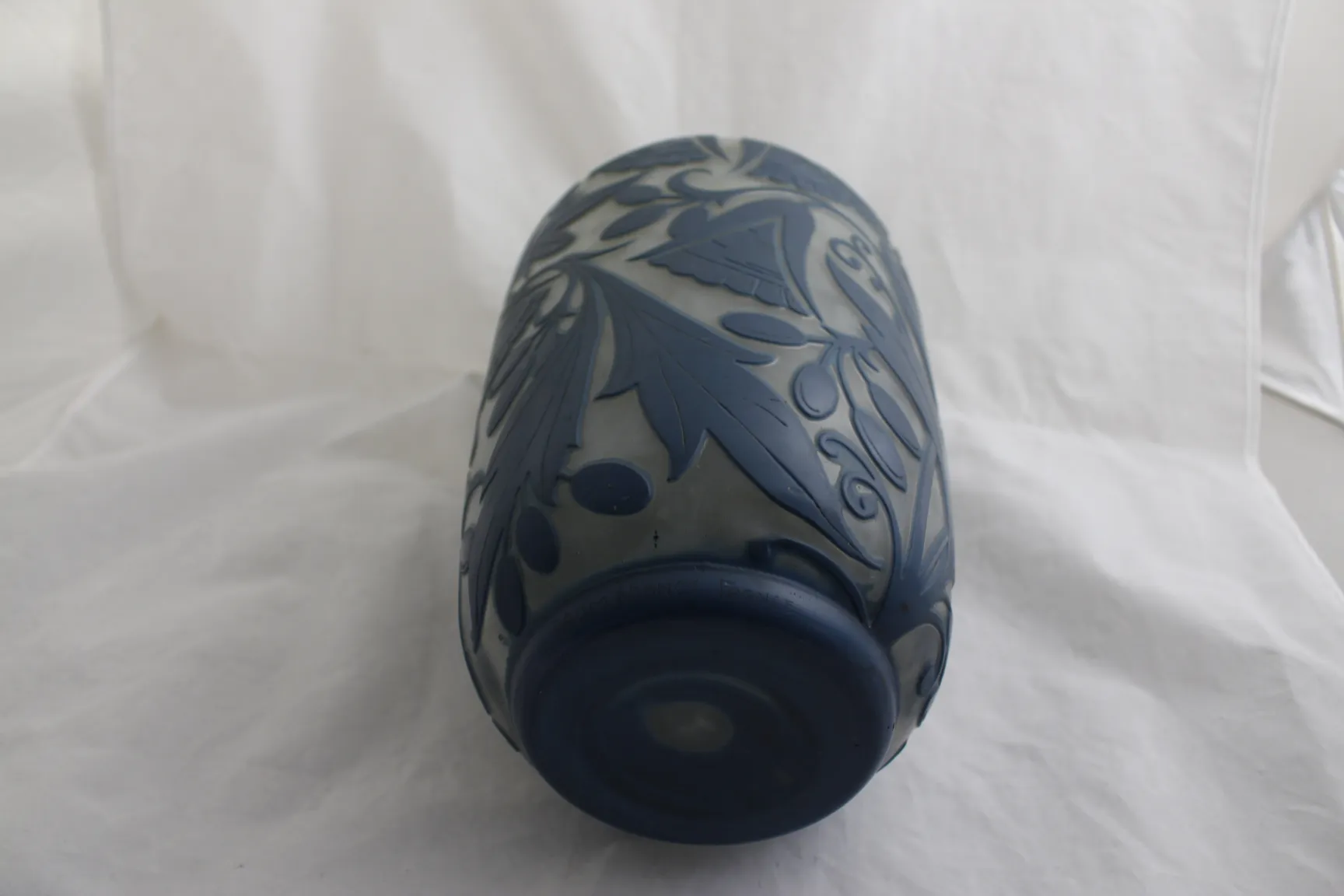 vetro antico firmato Daum Nancy con design intricati