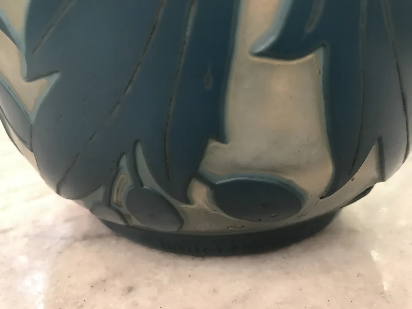 Signiertes Glas von Daum Nancy mit einem eleganten und markanten Design, Antiquität.