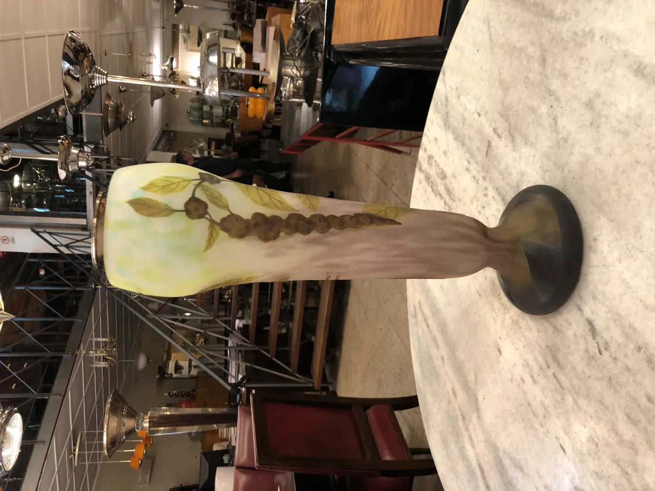 Antikes signiertes Glas Daum Nancy mit natürlichem Design