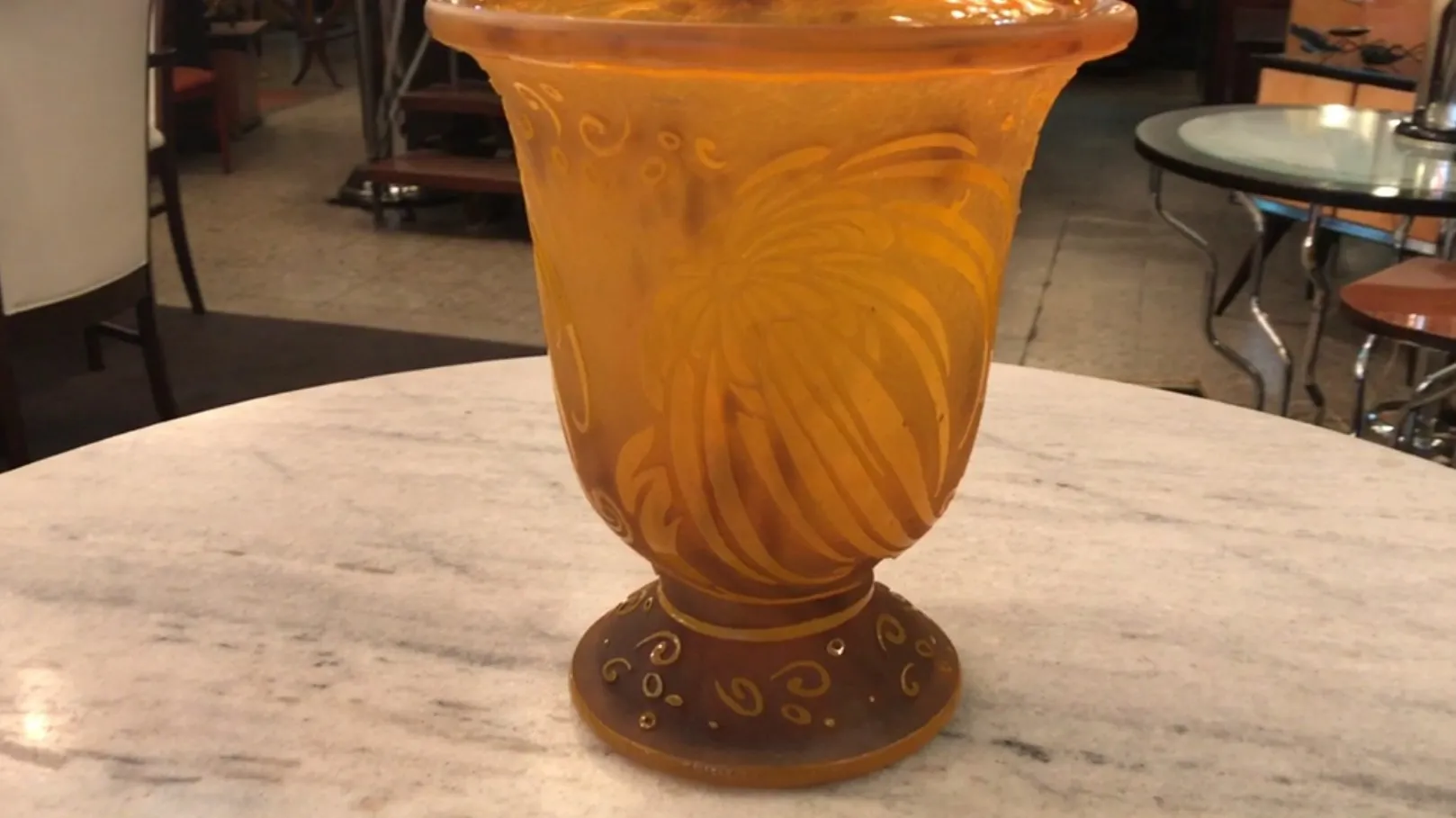 hastaksarit-glass-daum-nancy-sunehra-nishaan-puratan