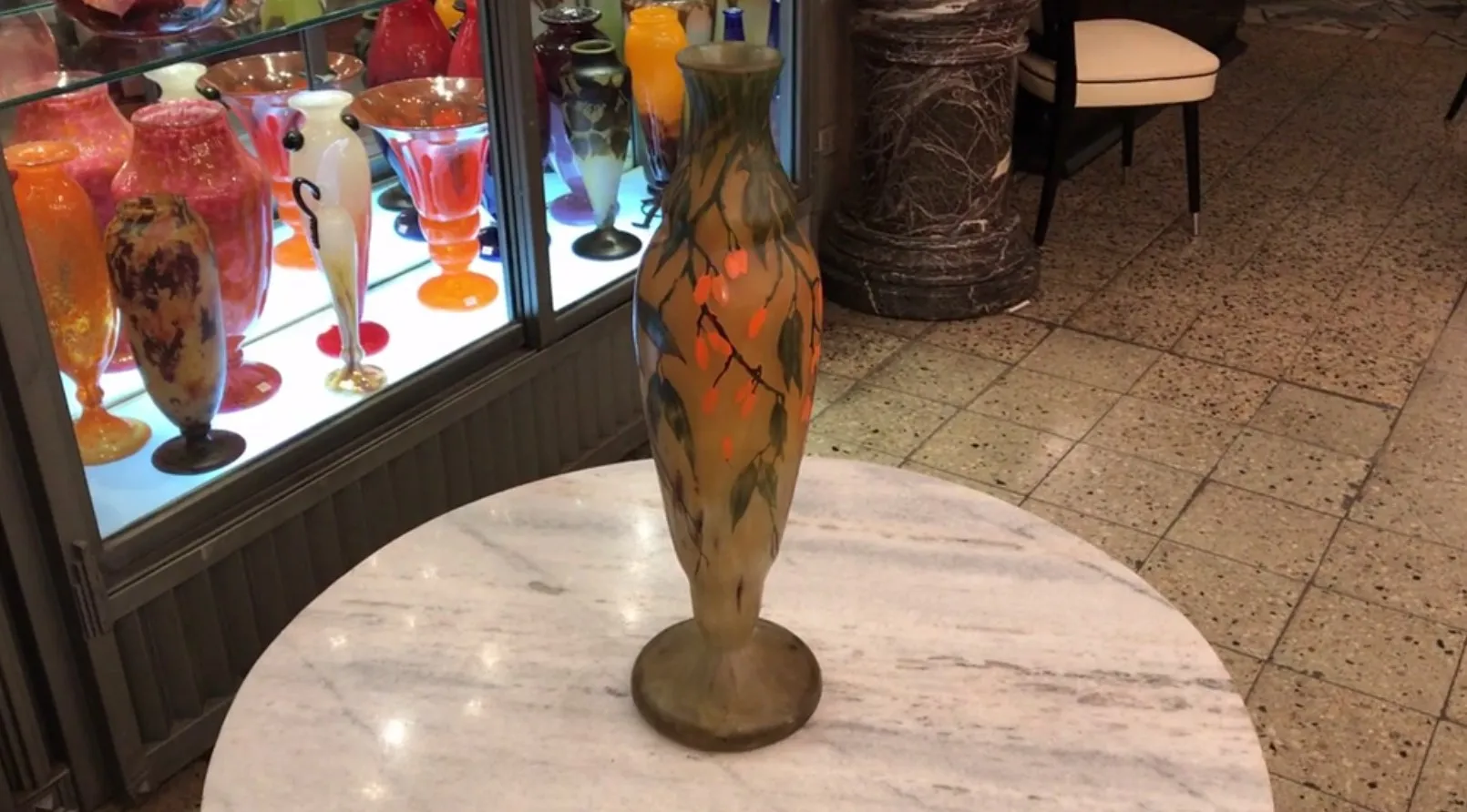 Vaso antico firmato Daum Nancy con design floreale