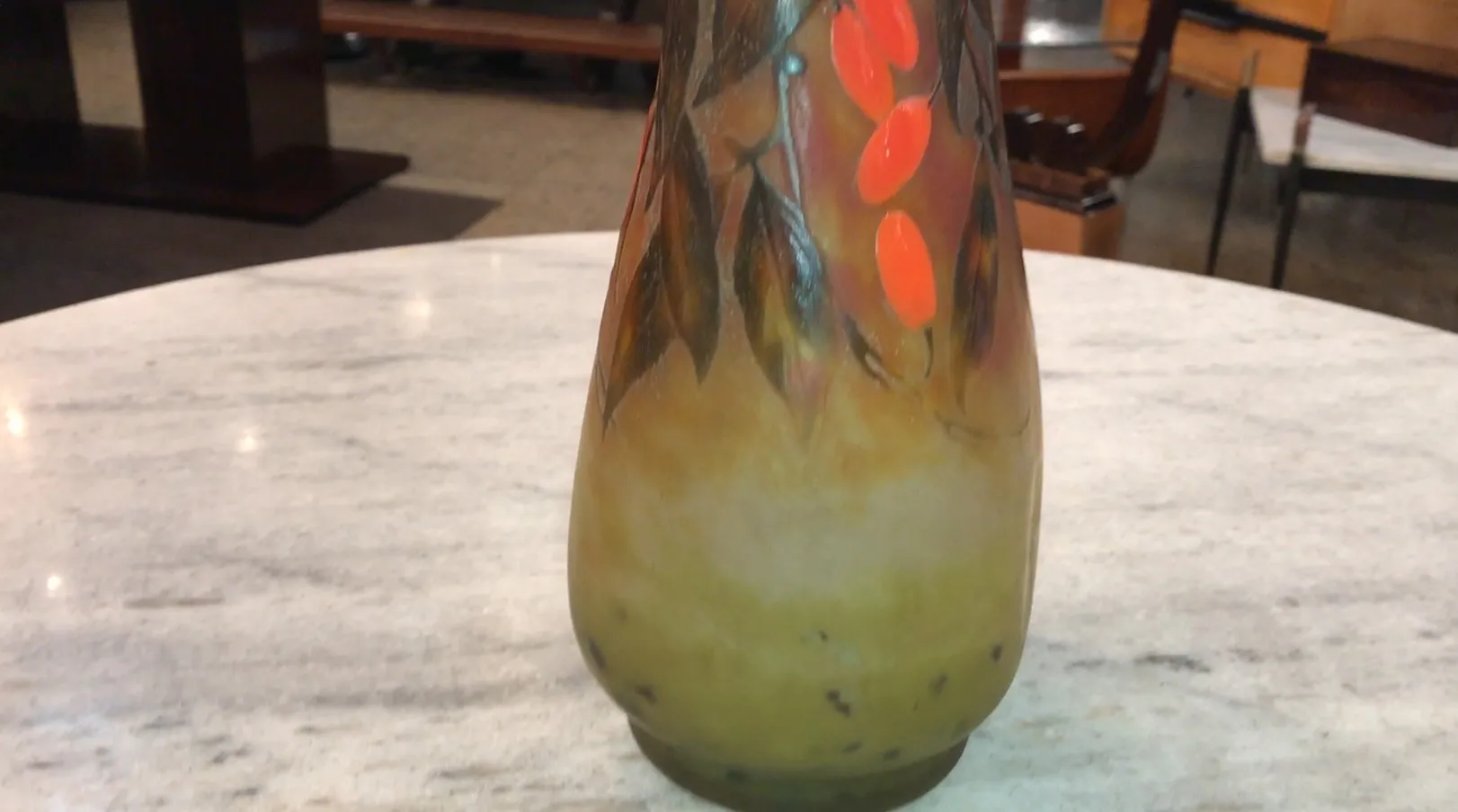 Antique signed glass Daum Nancy featuring floral design