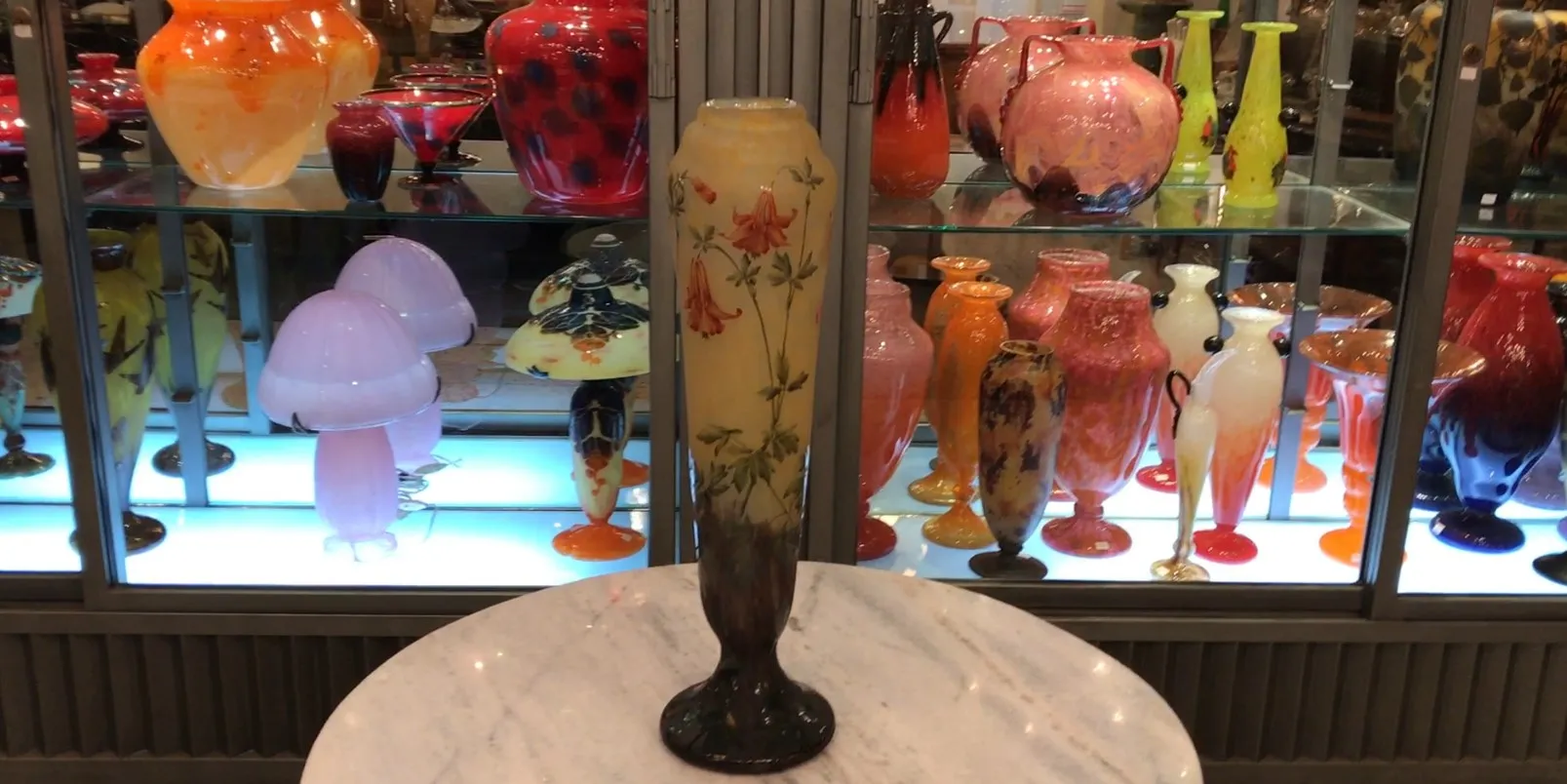 Antigüedad vidrio firmado Daum Nancy con diseño floral