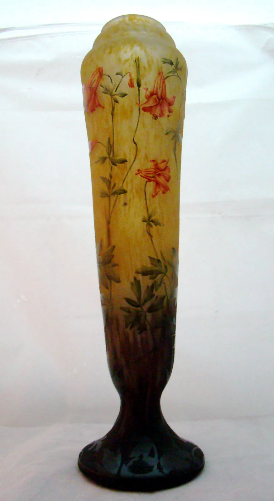 Signiertes Glas Daum Nancy mit dekorativen Blumen in Gelb und Grün