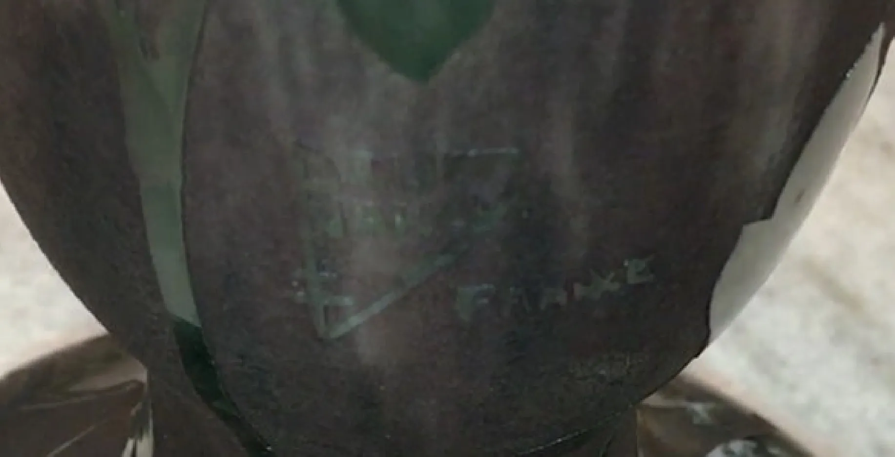 Vidrio firmado Daum Nancy, muestra firma en la base, antigüedad decorativa.