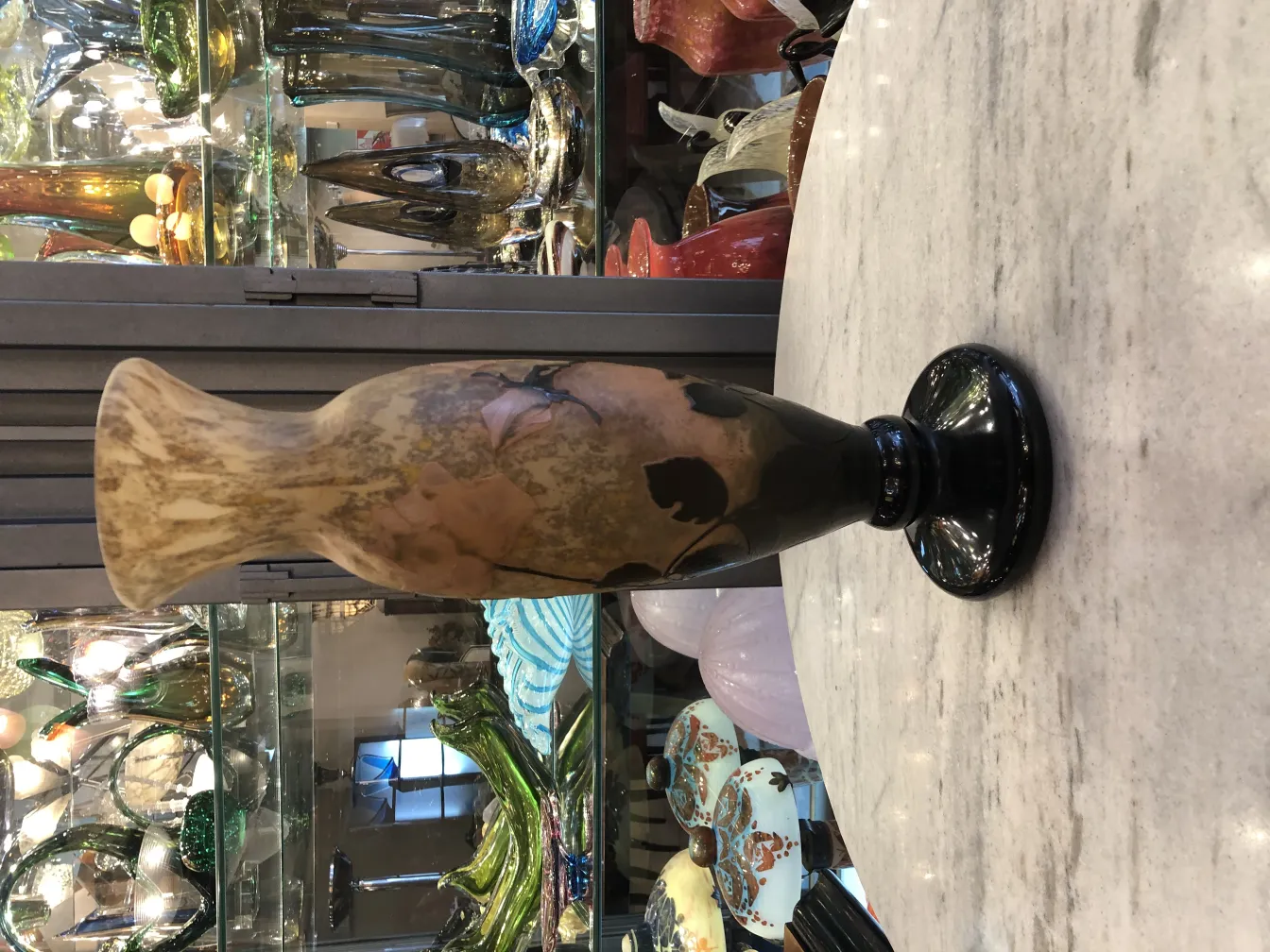 florero de vidrio firmado daum nancy con detalles florales