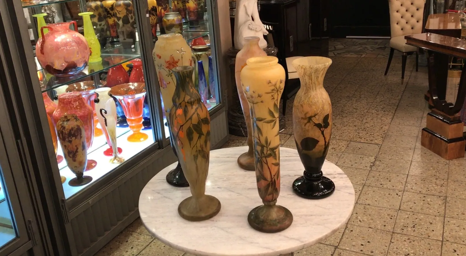 古董签名玻璃达姆南希带花卉图案