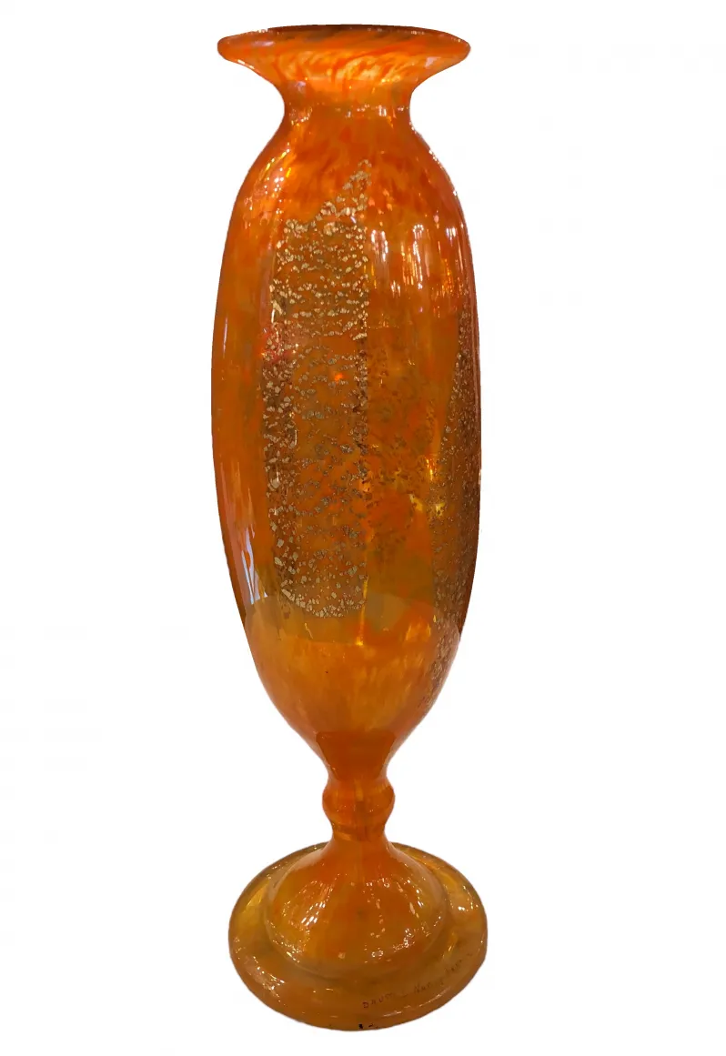 Vidrio antiguo firmado por Daum Nancy, forma en tono naranja.
