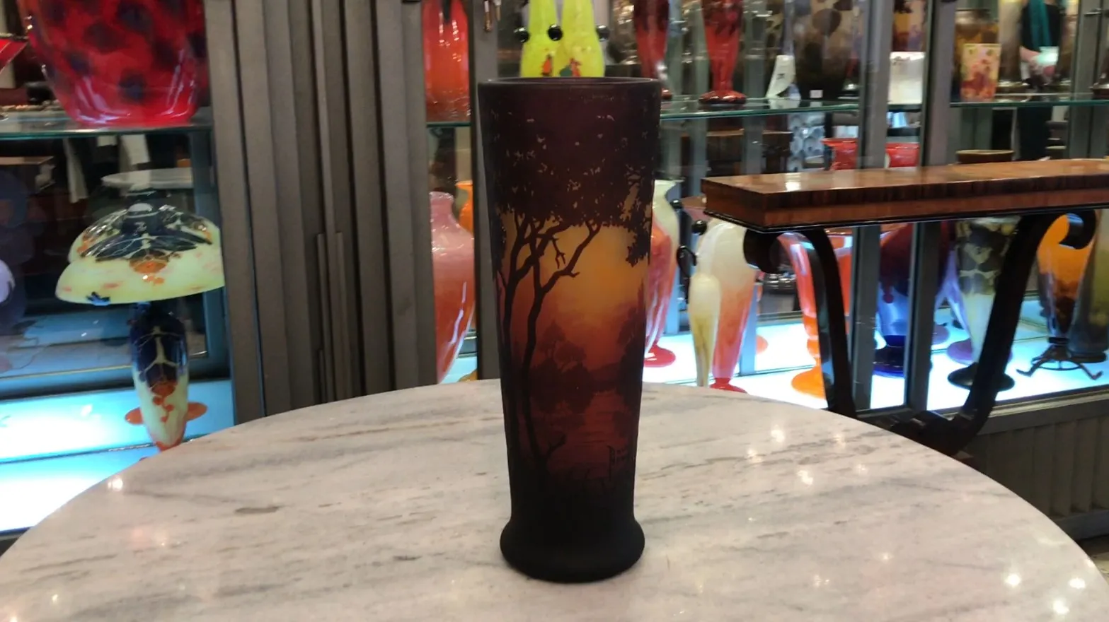 antike Vase Daum Nancy mit Sonnenuntergangslandschaft und Bäumen