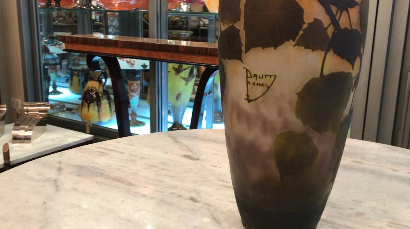 Античное подписанное стекло Daum Nancy с дизайном листьев