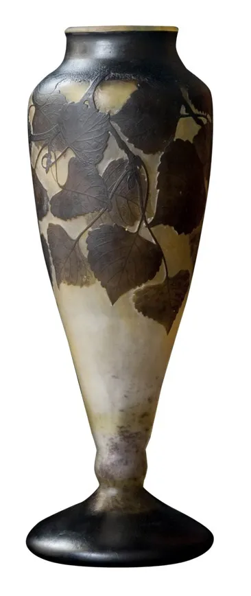 antique vase with leaves and signature by Daum Nancy