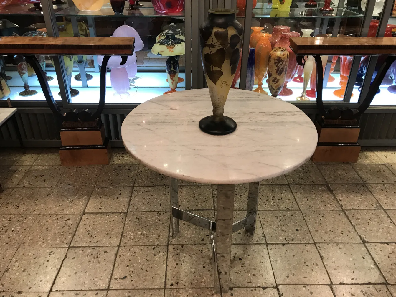 Verre solide avec design décoratif, antiquité Daum Nancy