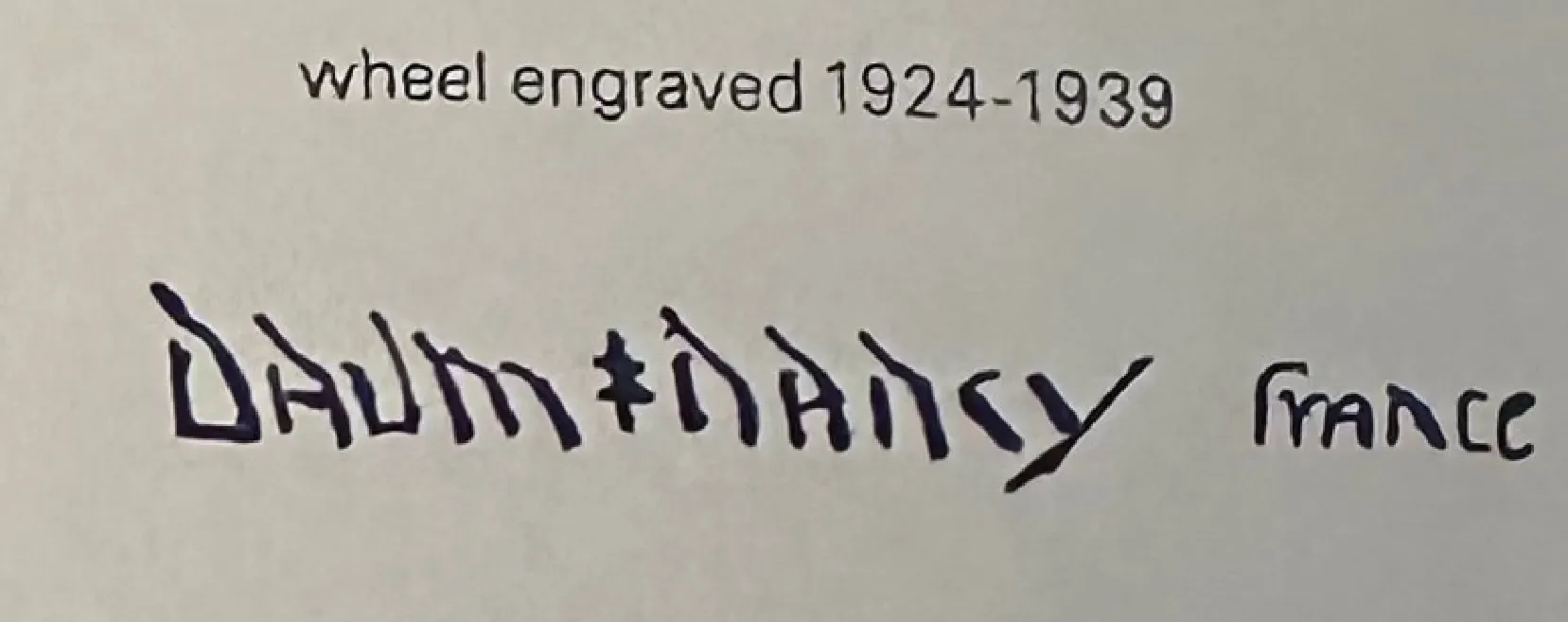 vidrio firmado Daum Nancy con decoración elegante