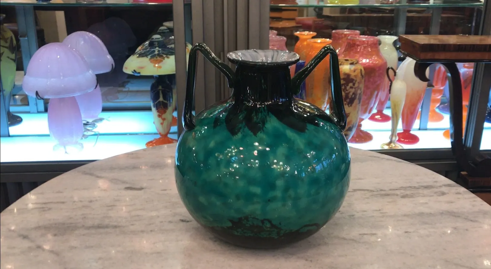 grünes signiertes glas daum nancy mit griffen, antik