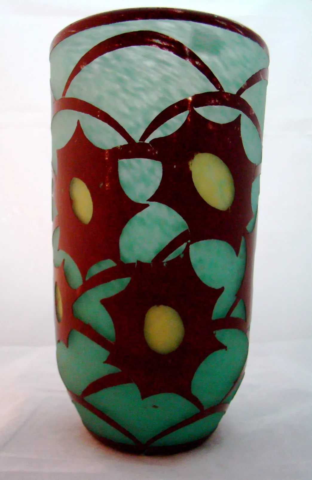 verre signé avec motif floral, antiquité française