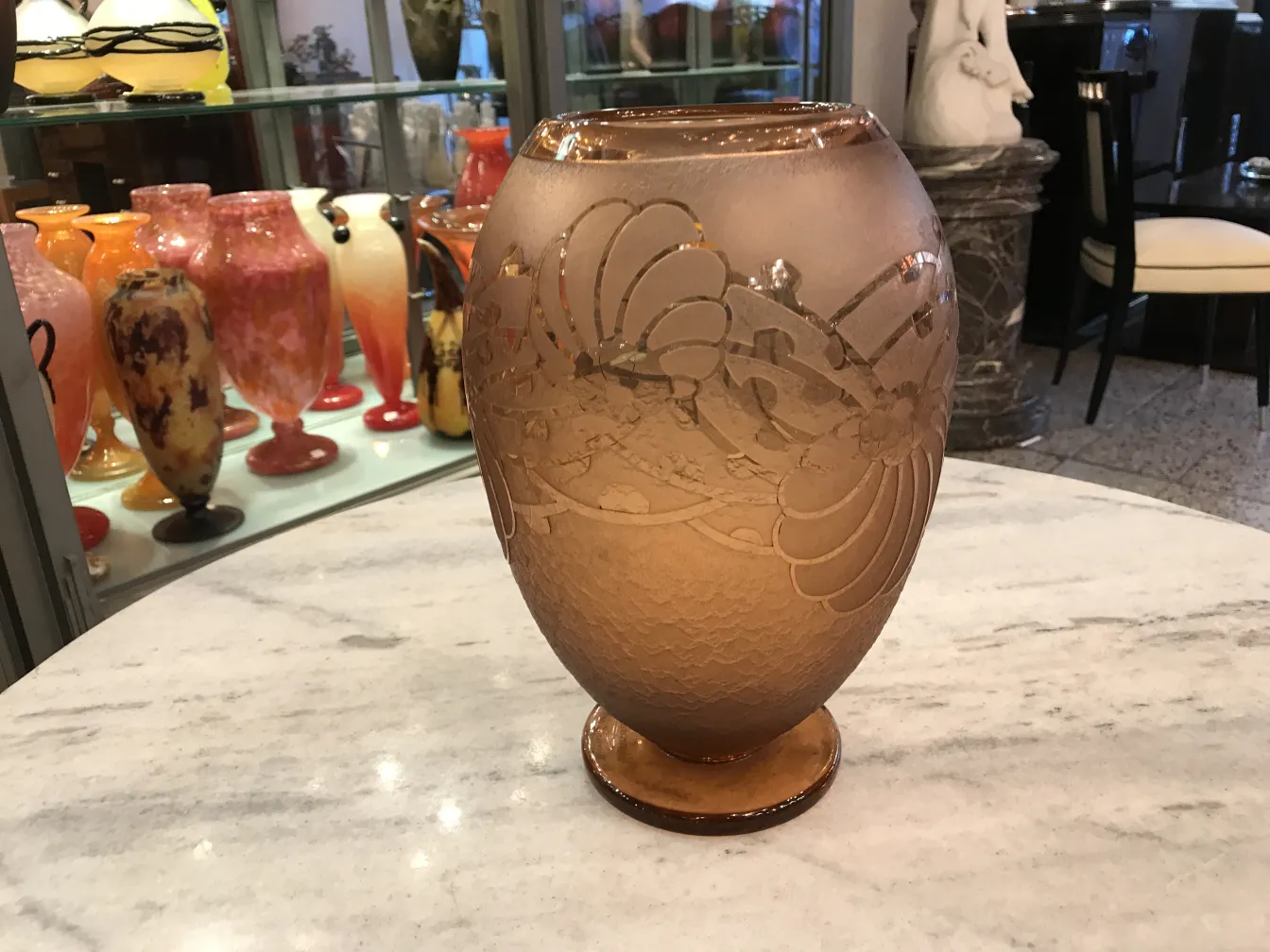 Vase aus signiertem Glas Charder mit Blumendesign