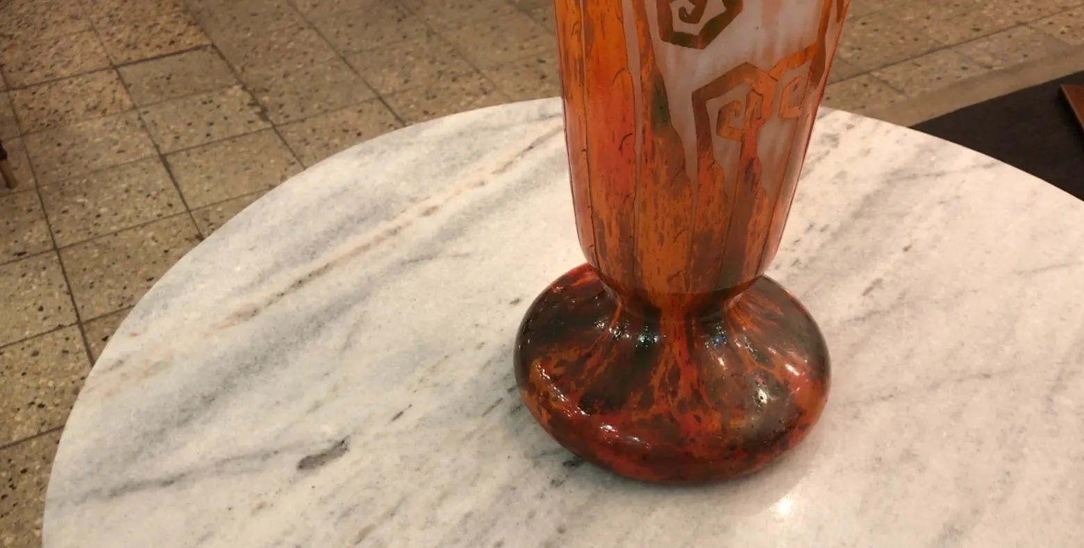 SIGNED GLASS Charder in orange color, elegant shape, highlighted antique on clear surface.