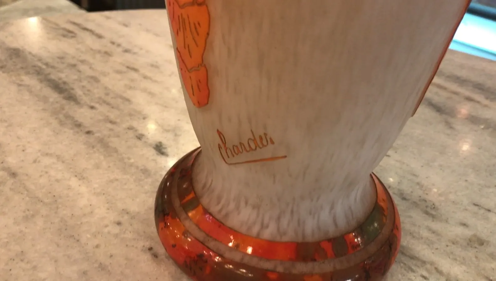 古いサイン入りグラス（チャーダー）装飾ベース付き