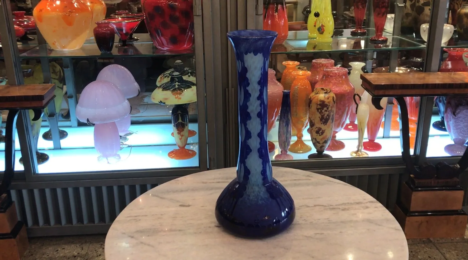 古董签名玻璃花瓶Charder，装饰性强。