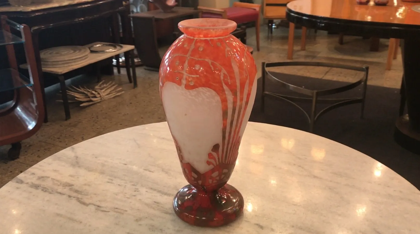 Vase ancien en verre signé Charder avec design décoratif